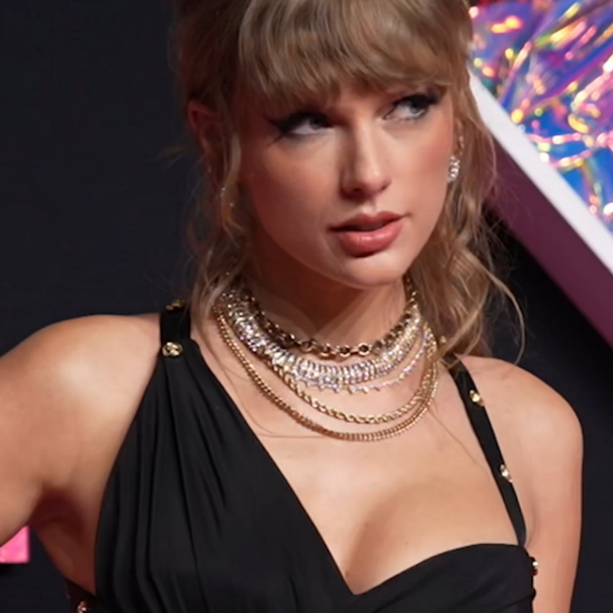 Taylor_Swift_at_the_2023_MTV_V